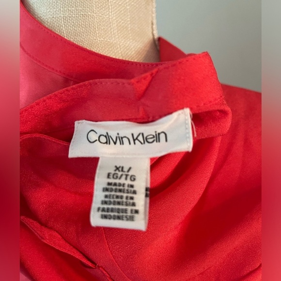 Calvin Klein ladies blouse. Salmon Color! Super pretty. Only worn once. Size XL - Picture 5 of 7